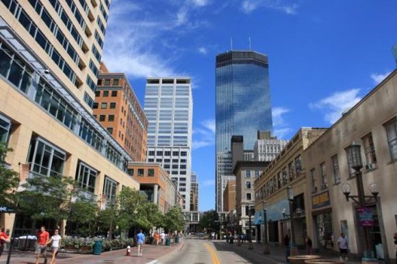 Downtown Minneapolis, courtesy Minneapolis Convention & Visitors Bureau