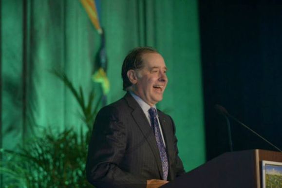 Commissioner Charlie Zelle of Minnesota Department of Transportation speaking at the opening plenary
